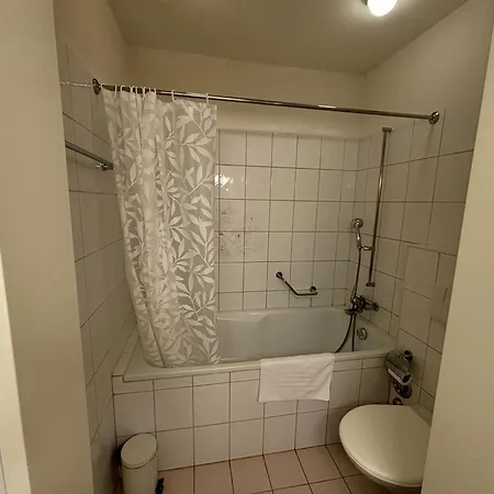 Quiet 1br In The Center - Hammer 4 *